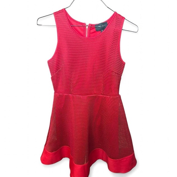Romeo + Juliet Couture Red Sleeveless Mesh Skater Dress Size M ❤️ - Picture 1 of 9